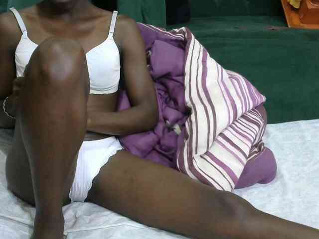 PrettyOne1 Live Webcam on BongaCams