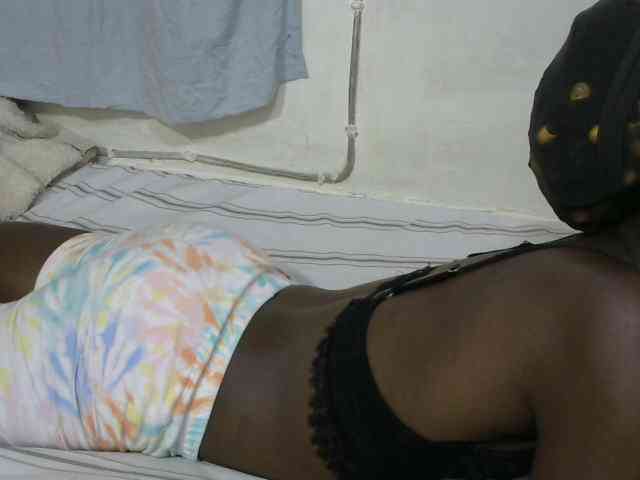 PrettyOne1 webcam