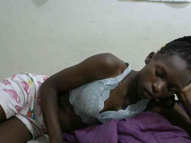 PrettyOne1 webcam