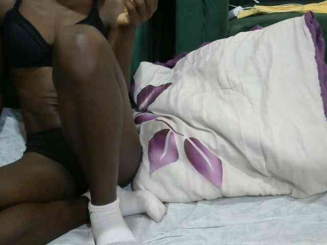 PrettyOne1 webcam