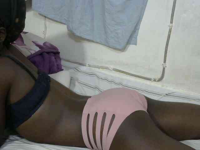 PrettyOne1 webcam