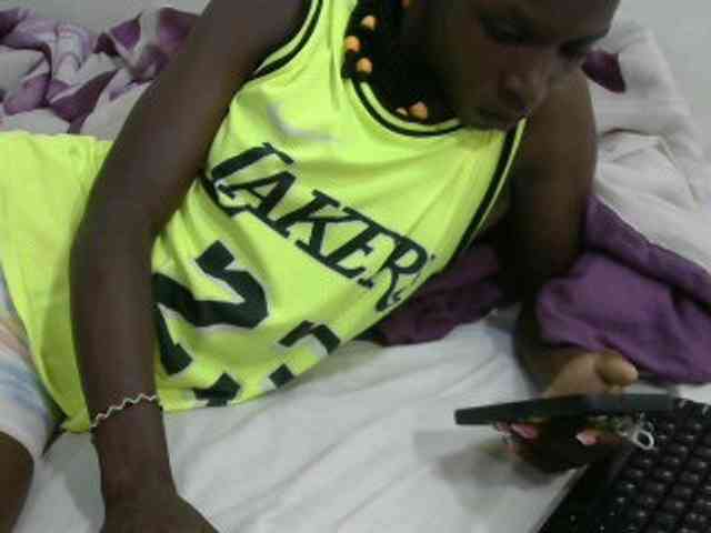 PrettyOne1 webcam