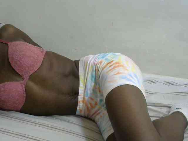 PrettyOne1 webcam