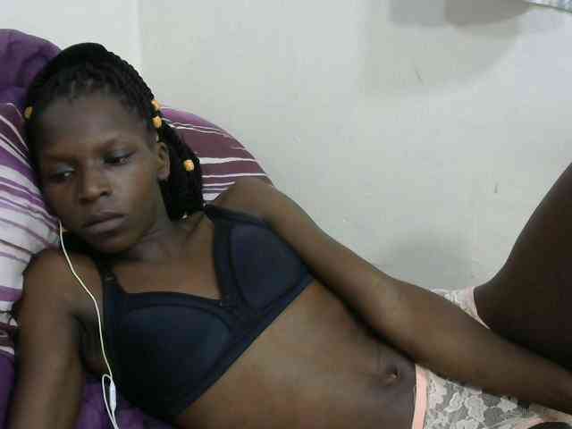 PrettyOne1 Live Webcam on BongaCams
