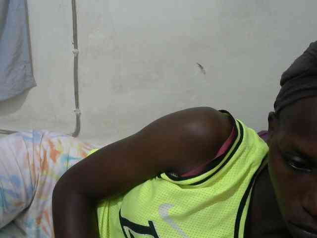 PrettyOne1 webcam
