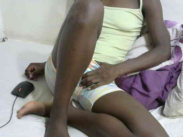 PrettyOne1 webcam