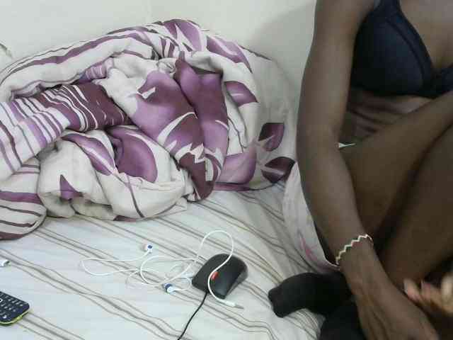 PrettyOne1 webcam