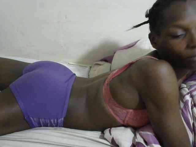 PrettyOne1 webcam