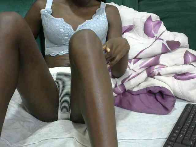 PrettyOne1 Live Webcam on BongaCams