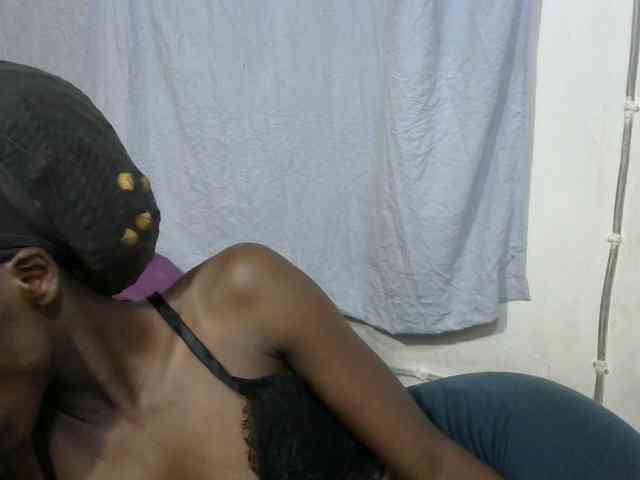 PrettyOne1 webcam