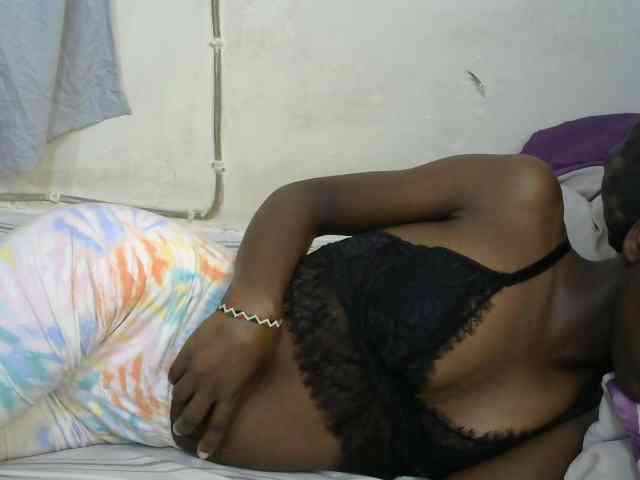 PrettyOne1 webcam