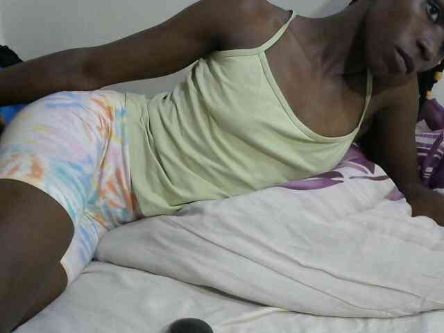 PrettyOne1 webcam
