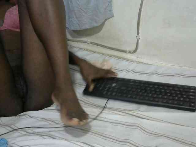 PrettyOne1 webcam