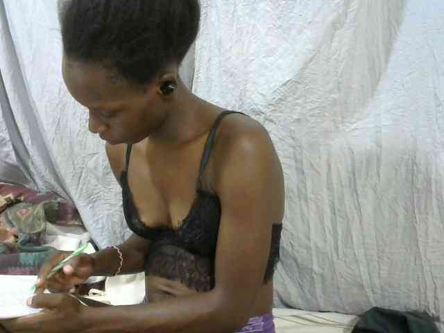 PrettyOne1 webcam