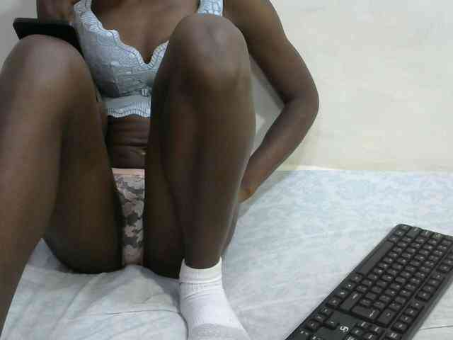 PrettyOne1 webcam