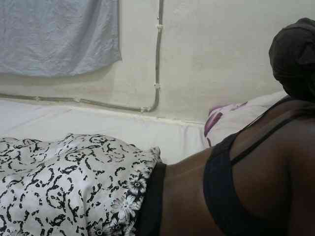 PrettyOne1 webcam