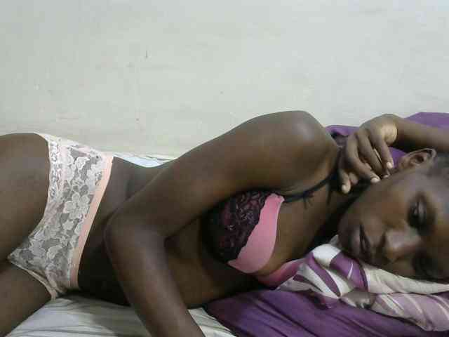 PrettyOne1 webcam