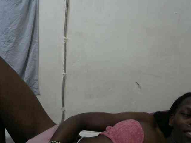 PrettyOne1 webcam