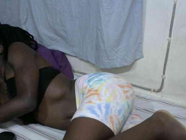 PrettyOne1 webcam