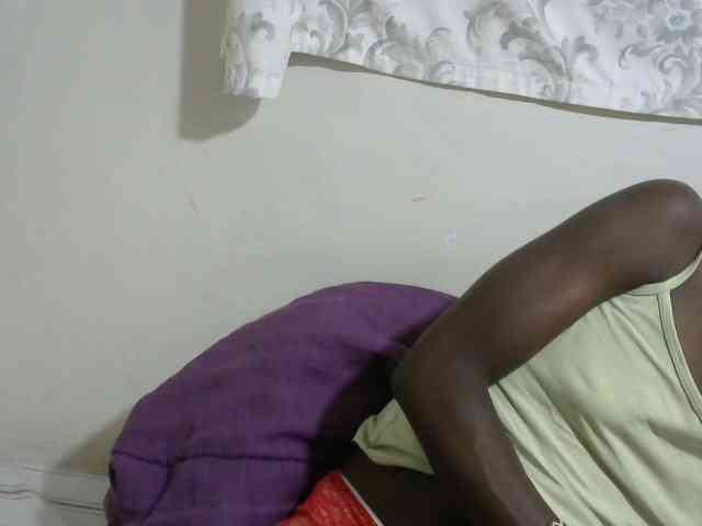 PrettyOne1 webcam