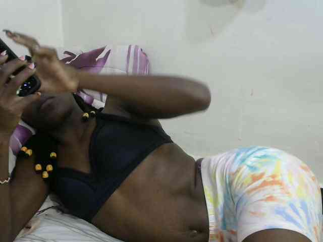 PrettyOne1 webcam