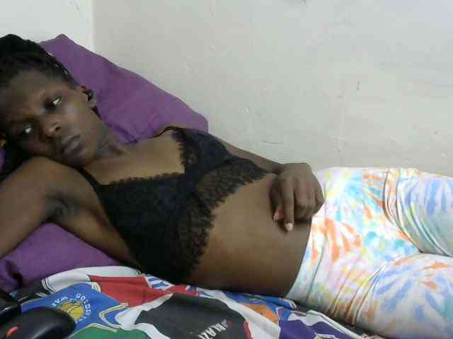 PrettyOne1 webcam