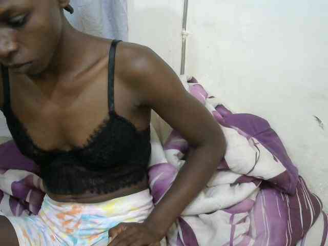 PrettyOne1 Live Webcam on BongaCams