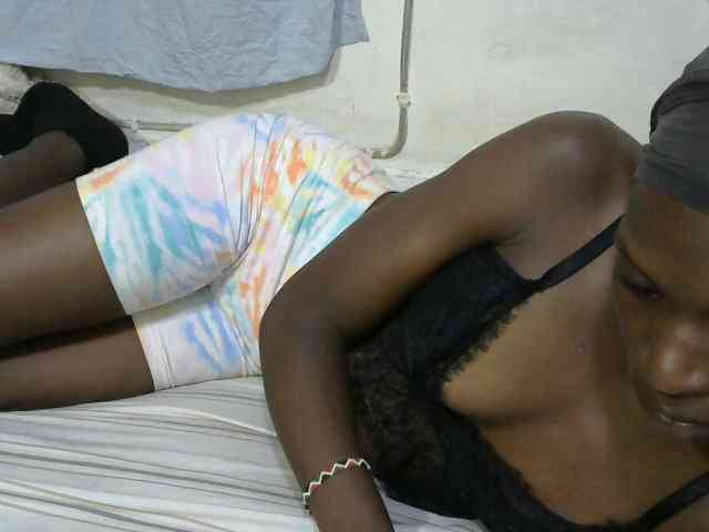 PrettyOne1 webcam
