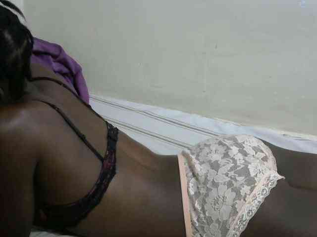 PrettyOne1 webcam