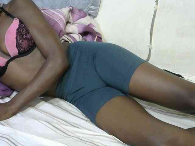 PrettyOne1 webcam