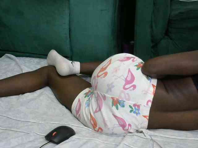 PrettyOne1 webcam