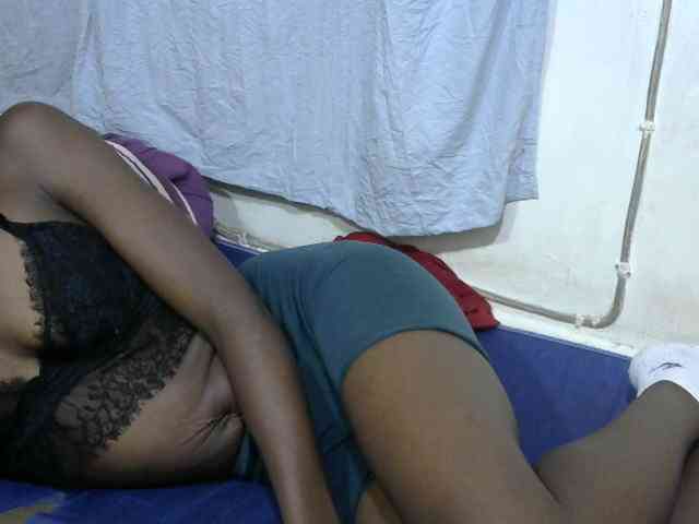 PrettyOne1 webcam