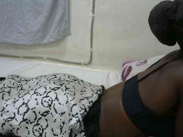 PrettyOne1 webcam