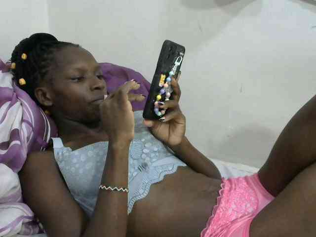 PrettyOne1 webcam