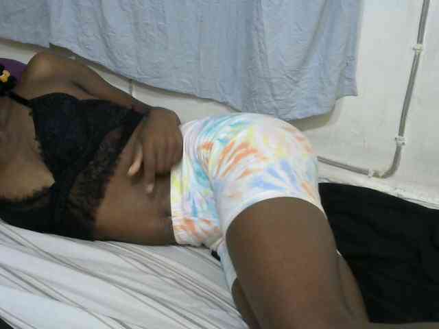 PrettyOne1 webcam