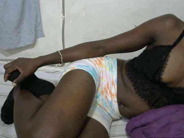 PrettyOne1 webcam