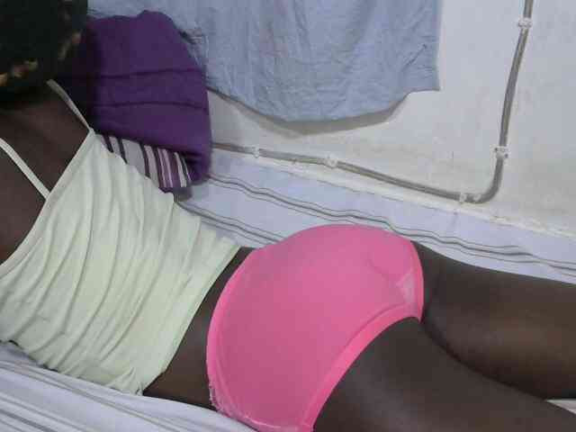 PrettyOne1 webcam