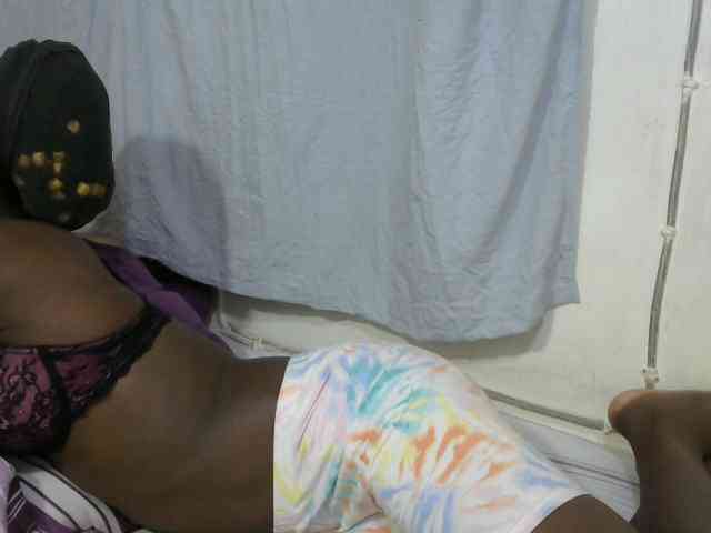 PrettyOne1 webcam