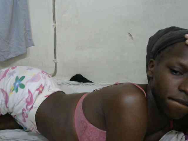 PrettyOne1 webcam