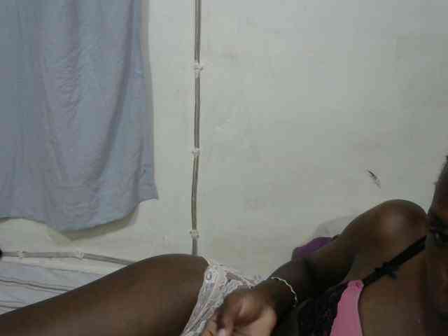 PrettyOne1 webcam