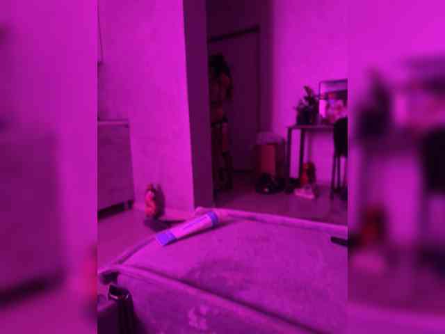 Trisha77 webcam