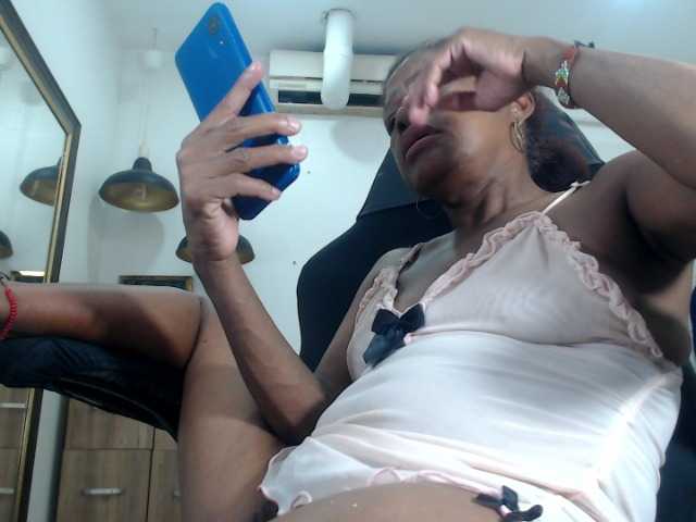 Jennyflamehot live cam on BongaCams