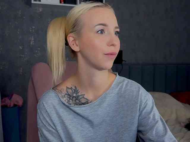 dora-doll webcam