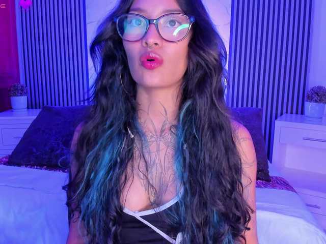 Niicole-Monet live cam on BongaCams