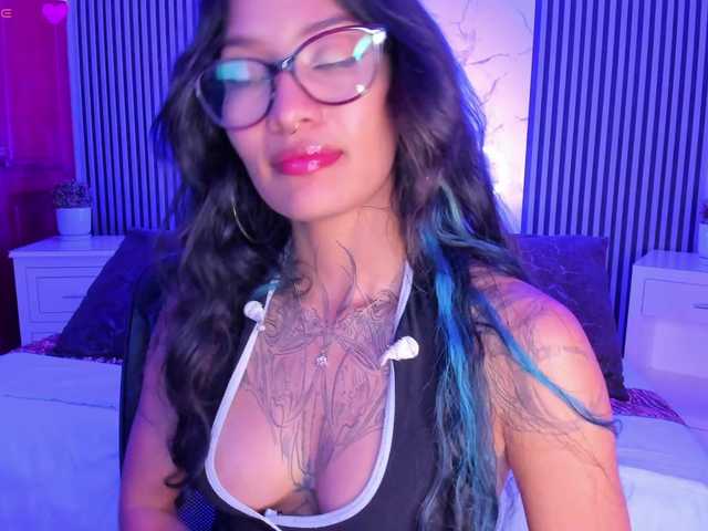 Niicole-Monet live cam on BongaCams