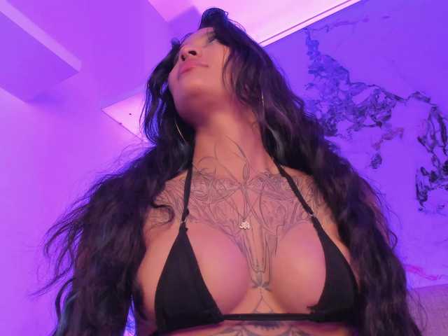 Niicole-Monet live cam on BongaCams