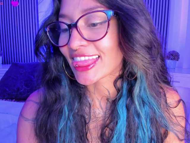 Niicole-Monet live cam on BongaCams