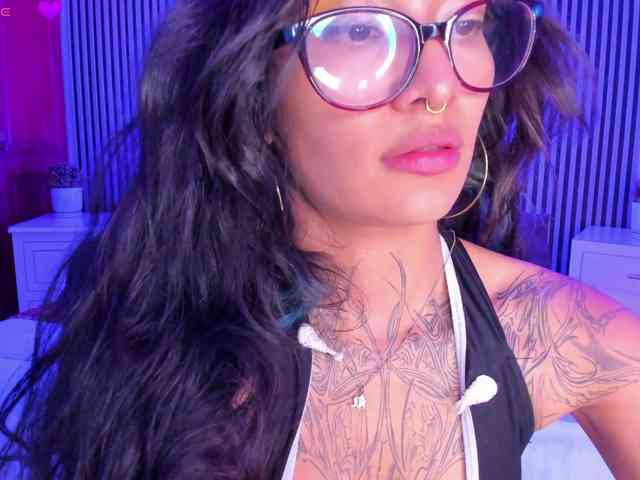 Niicole-Monet webcam