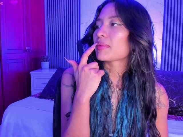 Niicole-Monet webcam