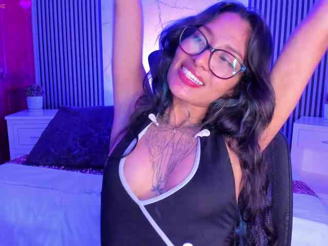 Niicole-Monet webcam
